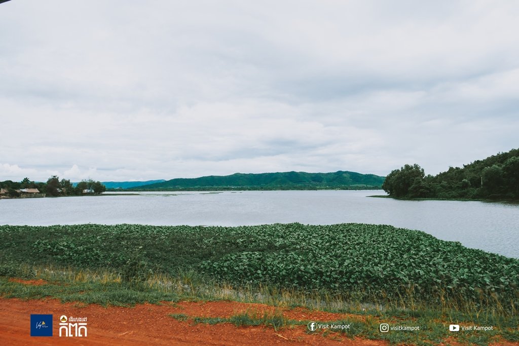 រមណីយដ្ឋានទំនប់ប្រទាក់ក្រឡា
