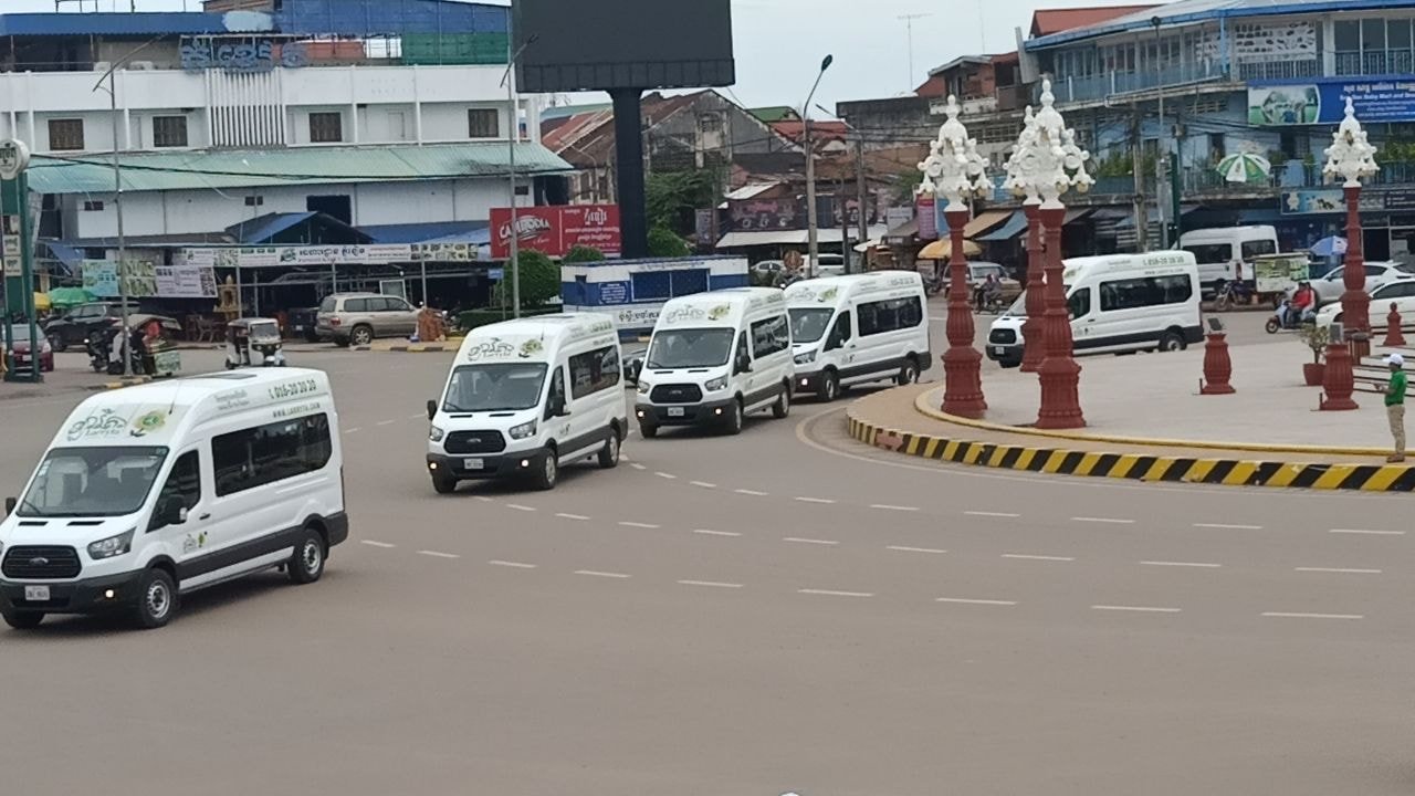 រថយន្តធ្វើដំណើរ