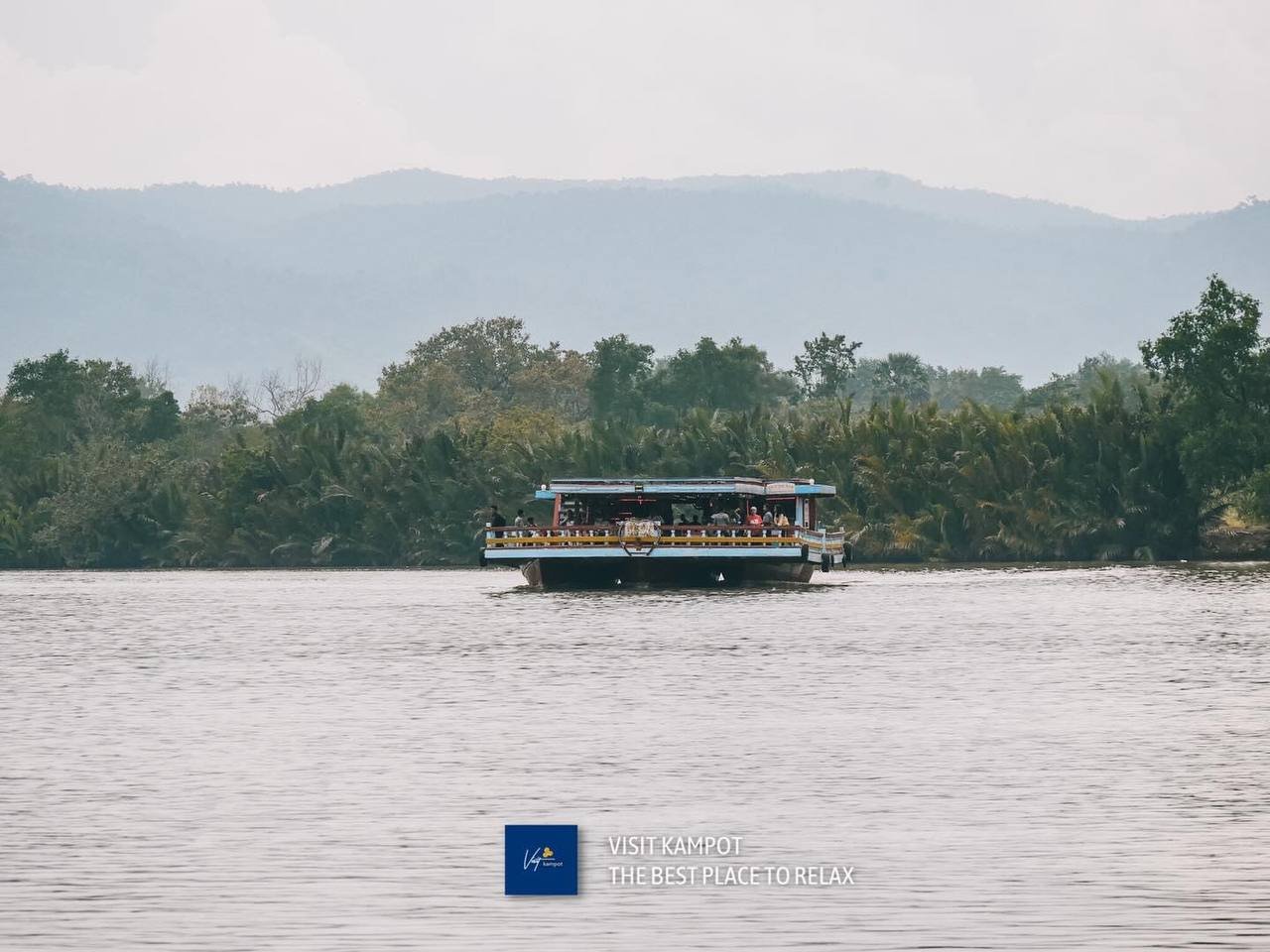 ការជិះទូកមើលថ្ងៃលិច
