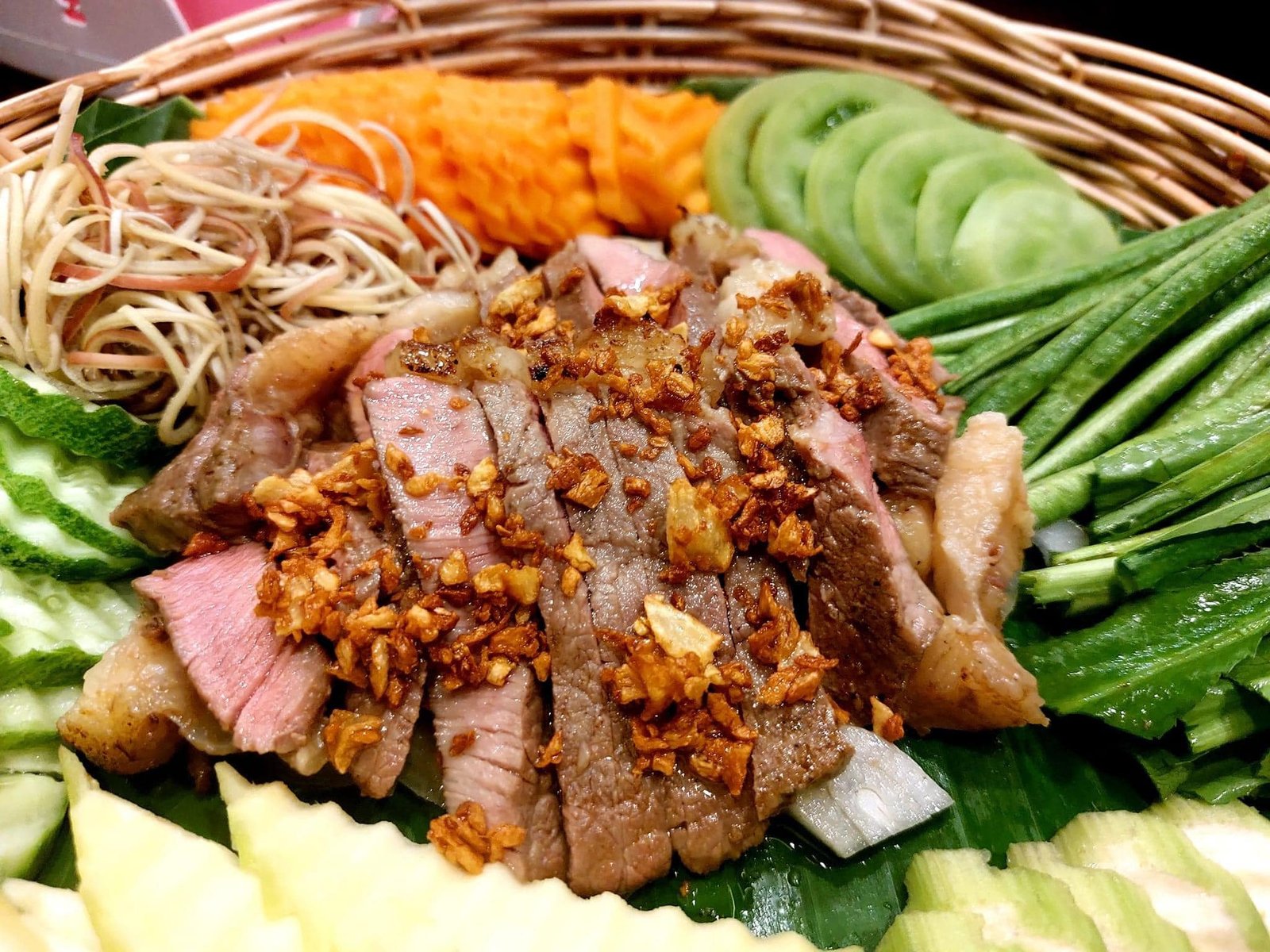ក្រាស់ CRUSH Restaurant and Bar