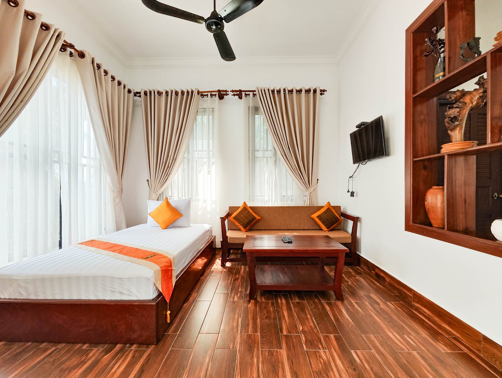ភូមិគ្រឹះអង្គាបុស្ប