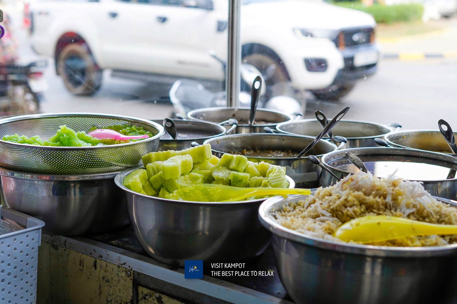 មកសាកបង្អែមឆ្នាំងទាំង ១៩ មុខ បែប Street Food នៅក្រុងកំពត