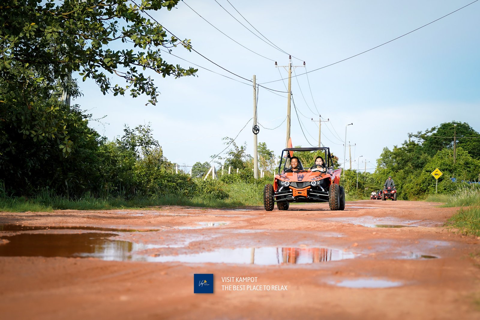 ជិះម៉ូតូកង់បួន