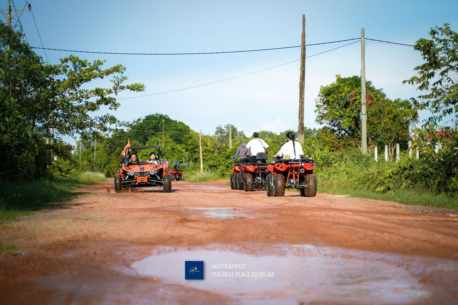 ជិះម៉ូតូកង់បួន