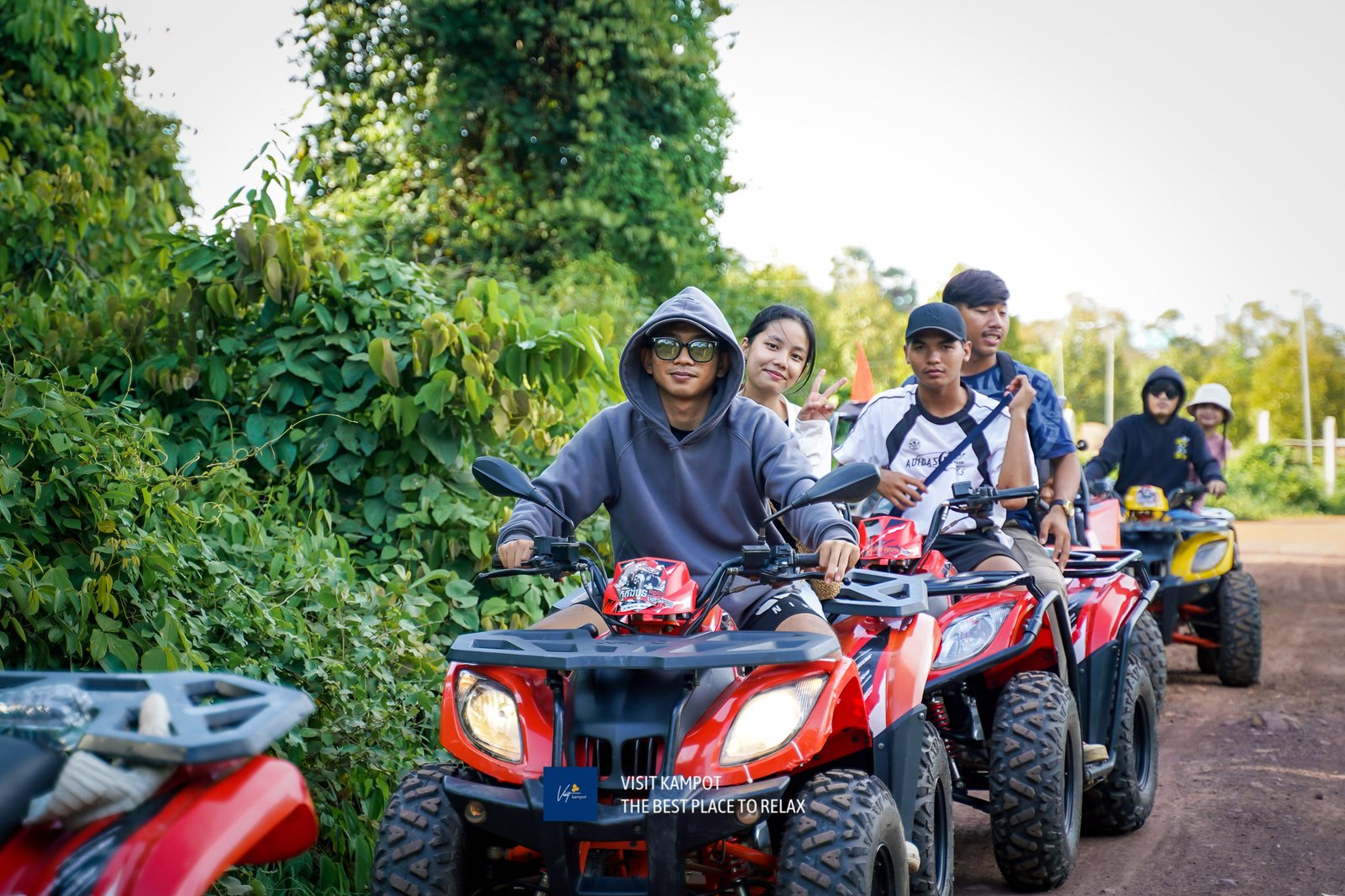 ជិះម៉ូតូកង់បួន