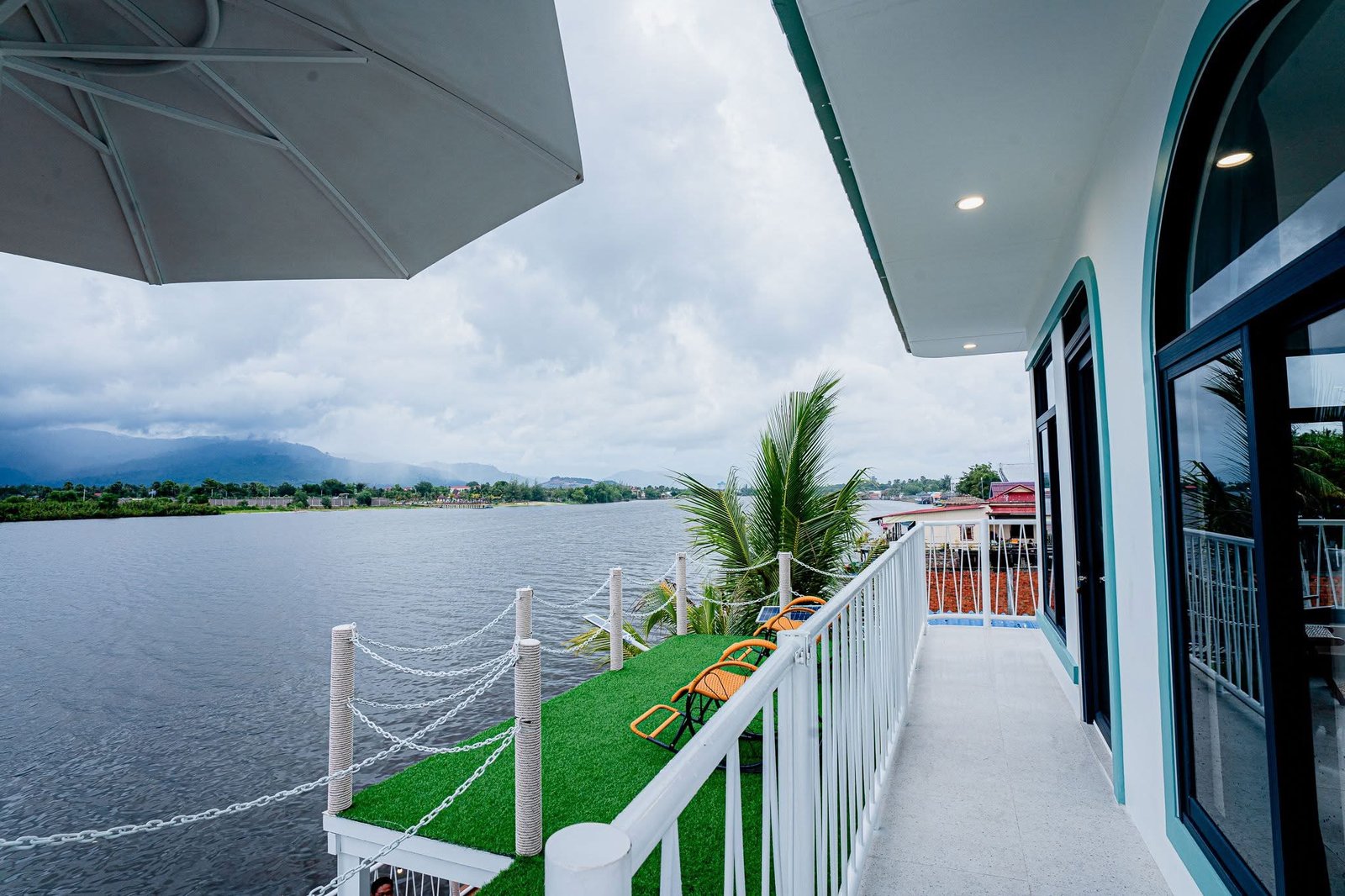 អាម័រ លំហែ