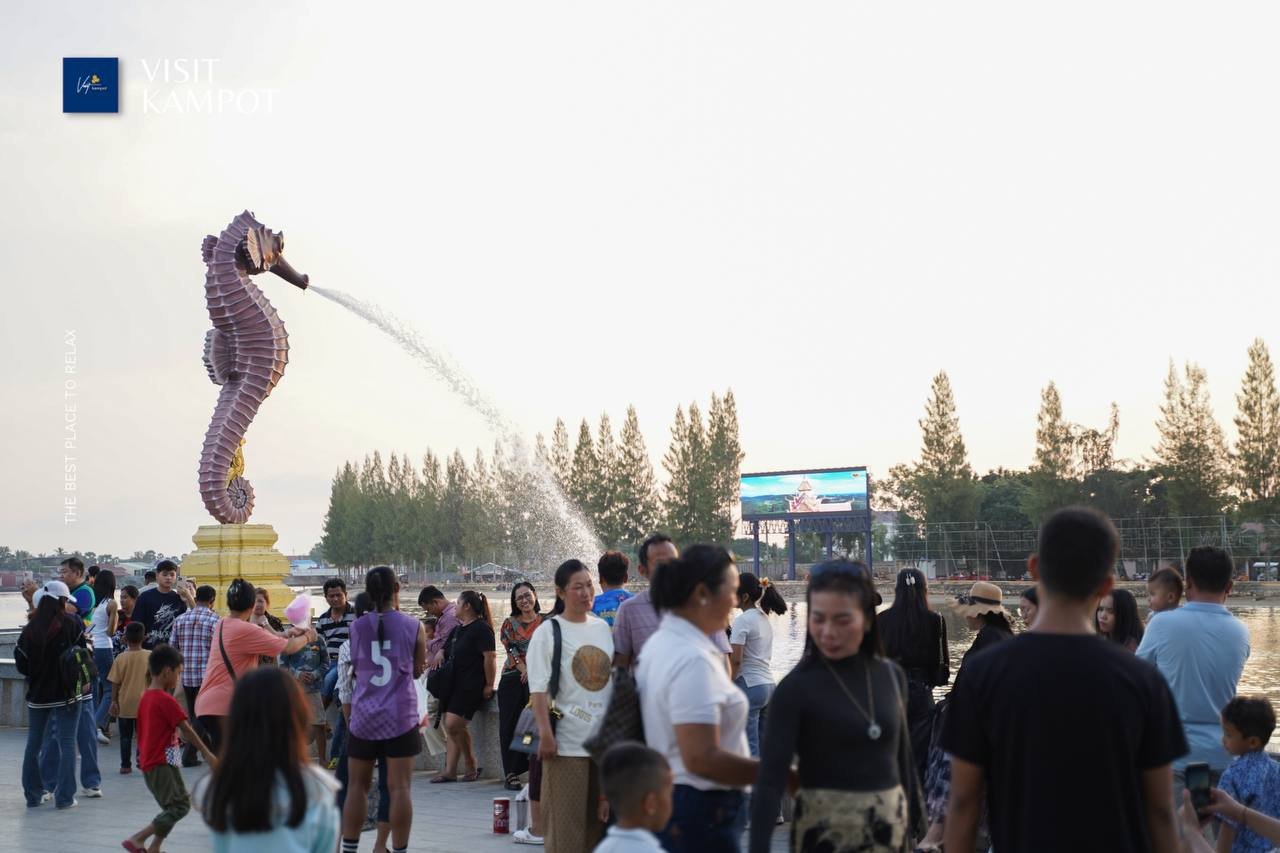 រូបសំណាកសេះសមុទ្រ កំពត – និមិត្តសញ្ញាថ្មីនៃទីក្រុងសមុទ្រ