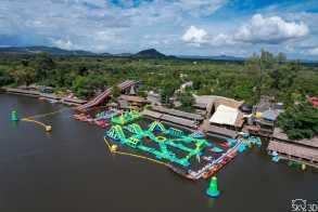 លេងកីឡាលើទឹកជាច្រើនប្រភេទ