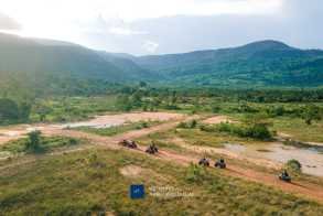 ជិះម៉ូតូកង់បួន