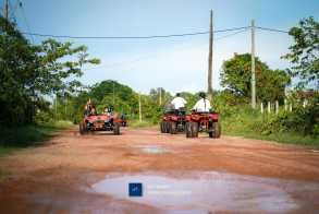 ជិះម៉ូតូកង់បួន