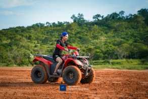 ជិះម៉ូតូកង់បួន