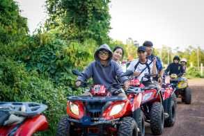 ជិះម៉ូតូកង់បួន