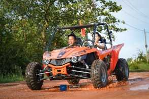 ជិះម៉ូតូកង់បួន